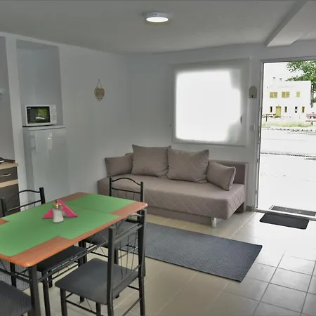 Eperke Apartman Lägenhet Fuzfofurdo