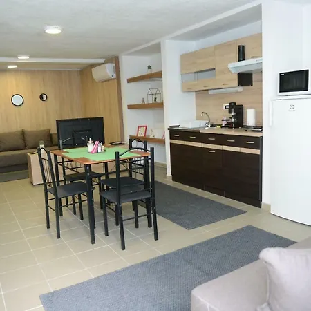 Eperke Apartman * Fuzfofurdo